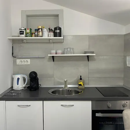 Grey Old Town Apartment *