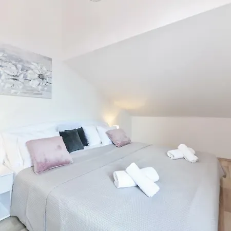 Grey Old Town Apartment Zadar